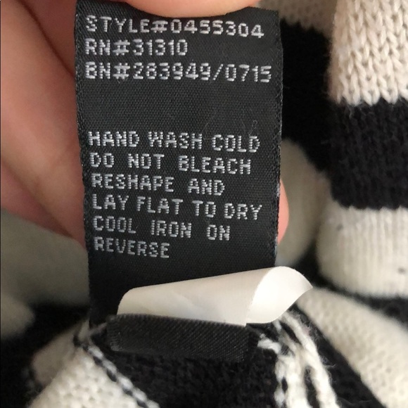 Slimming Black and White Striped AB Studio sweater - Picture 5 of 5